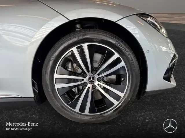 Mercedes-Benz EQE 300