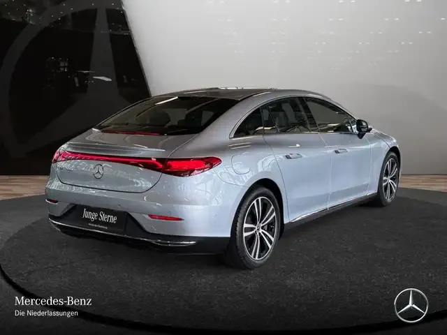 Mercedes-Benz EQE 300