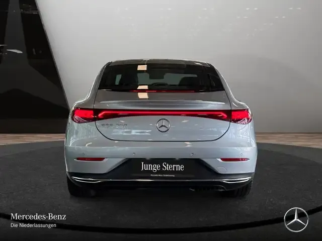 Mercedes-Benz EQE 300