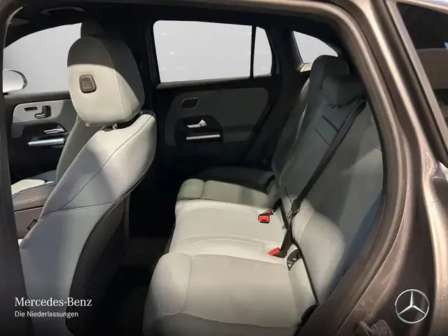 Mercedes-Benz EQA 300