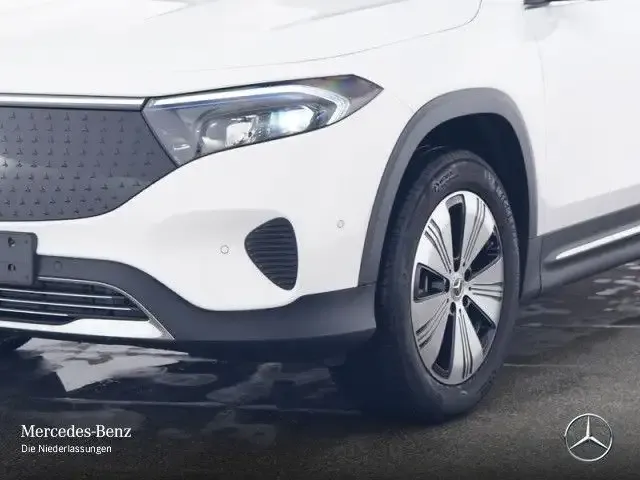 Mercedes-Benz EQB 300