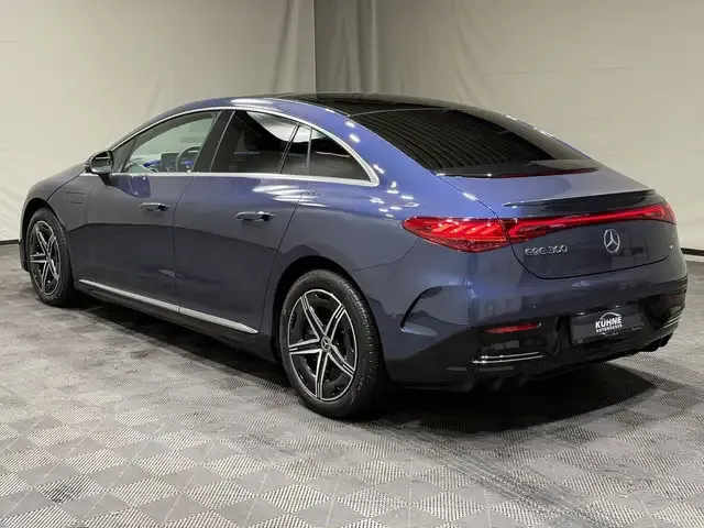 Mercedes-Benz EQE 300
