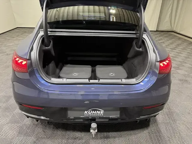 Mercedes-Benz EQE 300