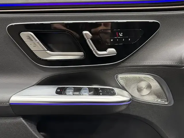 Mercedes-Benz EQE 300