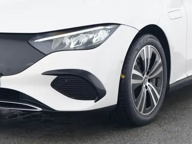 Mercedes-Benz EQE 300