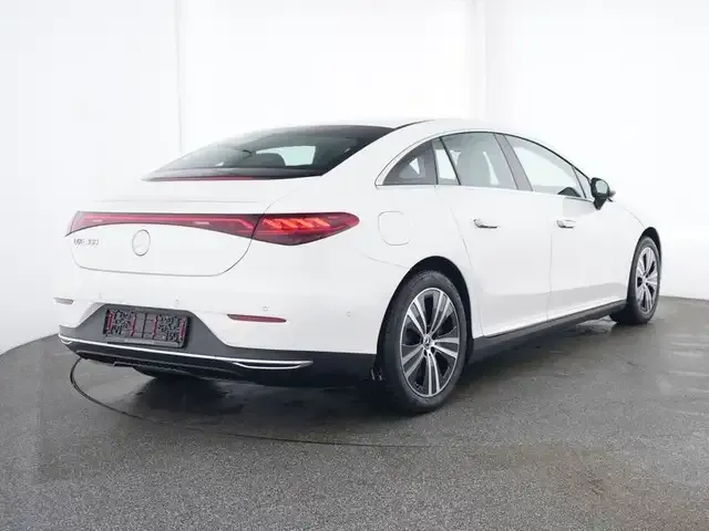Mercedes-Benz EQE 300