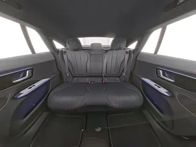 Mercedes-Benz EQE 300