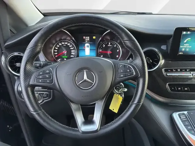 Mercedes-Benz V 250