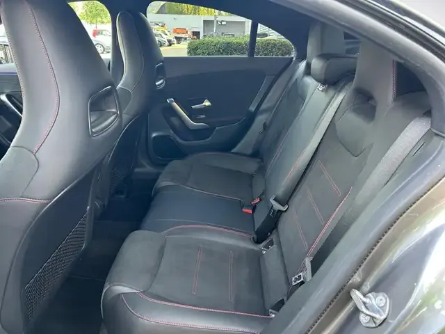 Mercedes-Benz CLA 220