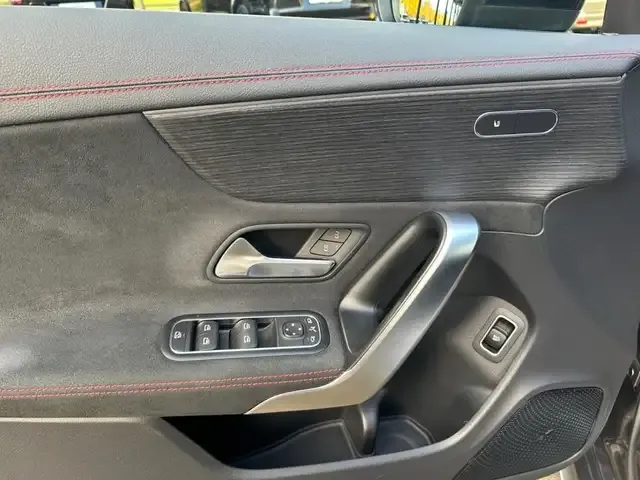 Mercedes-Benz CLA 220