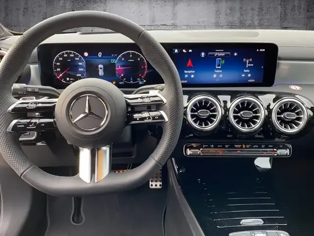 Mercedes-Benz CLA 220