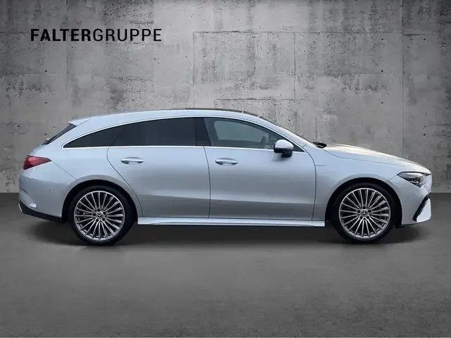 Mercedes-Benz CLA 220
