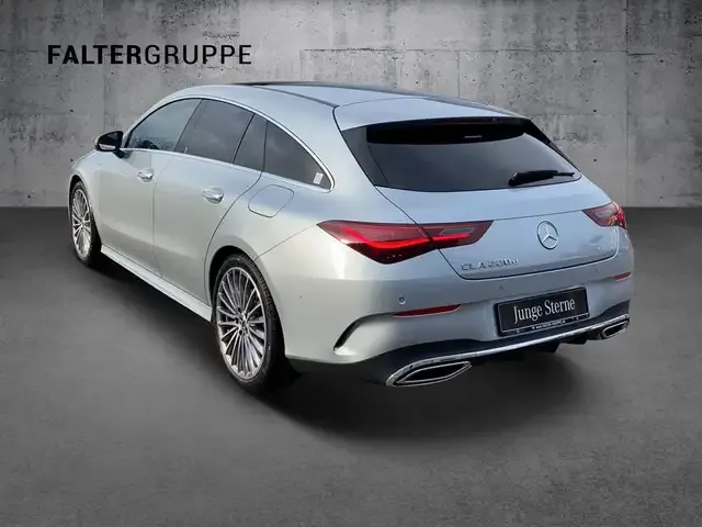 Mercedes-Benz CLA 220
