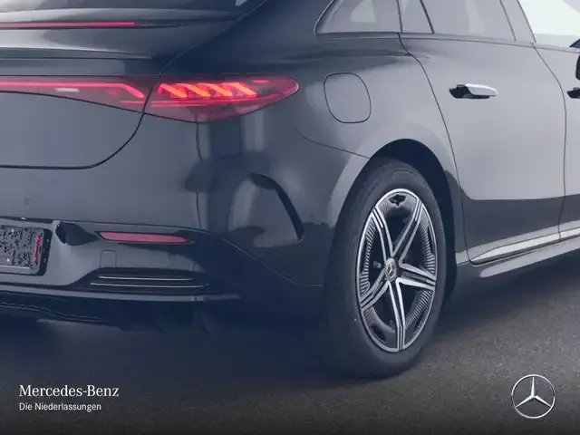 Mercedes-Benz EQE 300