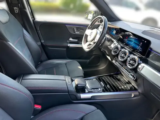 Mercedes-Benz GLB 220