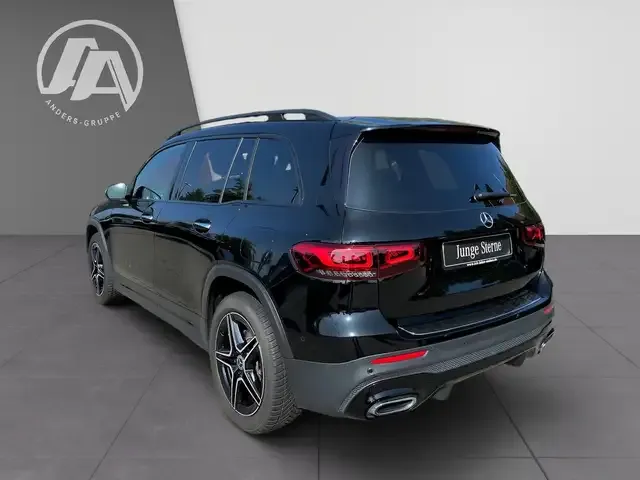 Mercedes-Benz GLB 220