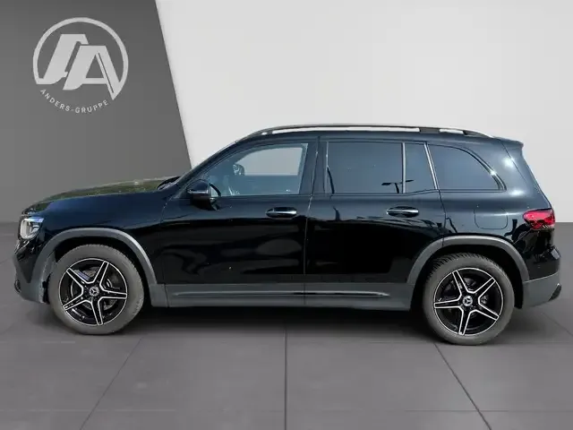 Mercedes-Benz GLB 220