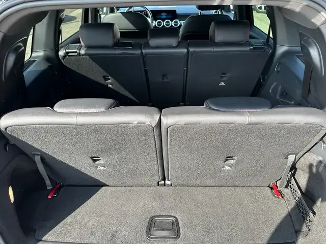 Mercedes-Benz GLB 220