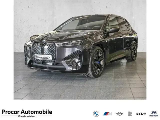 BMW iX