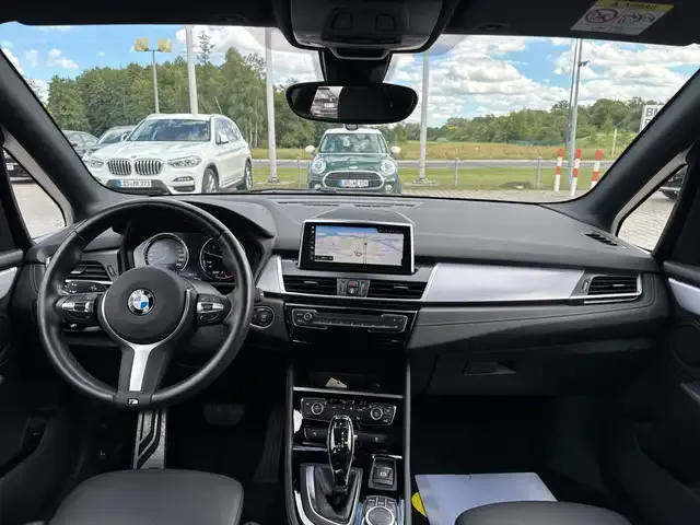 BMW 218