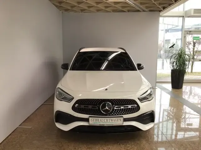 Mercedes-Benz GLA 200