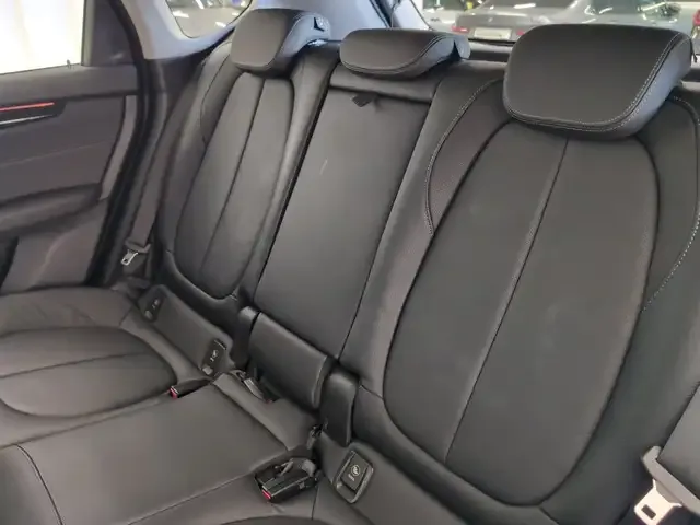 BMW 225