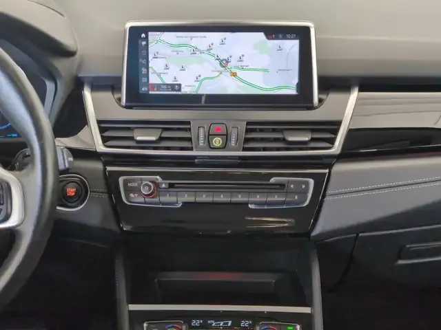 BMW 225