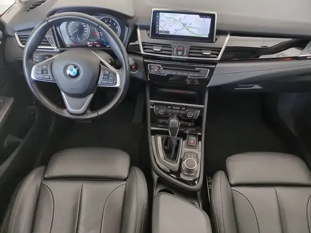 BMW 225