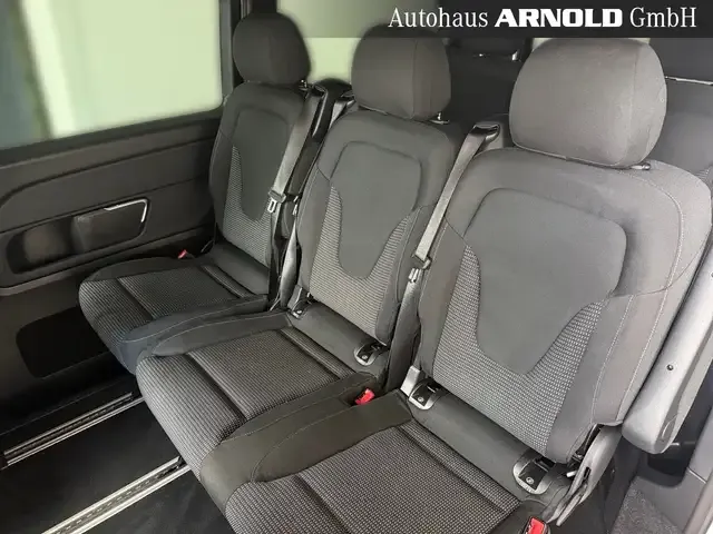 Mercedes-Benz V 220