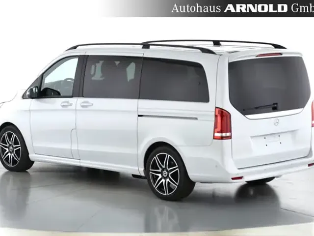 Mercedes-Benz V 220