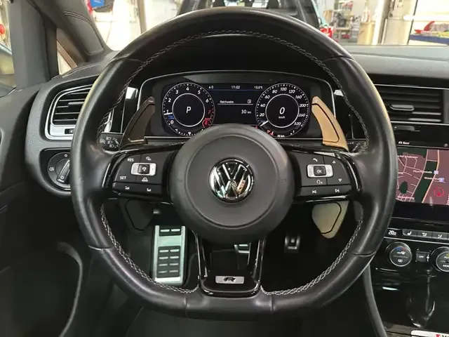Volkswagen Golf R