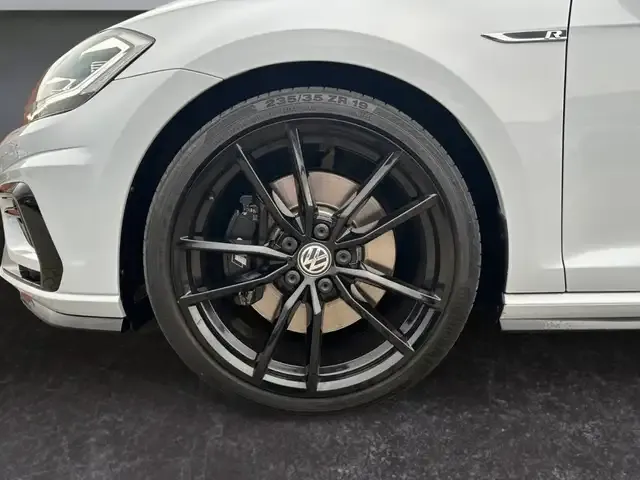 Volkswagen Golf R