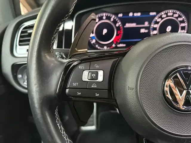 Volkswagen Golf R