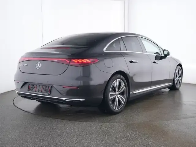 Mercedes-Benz EQE 300