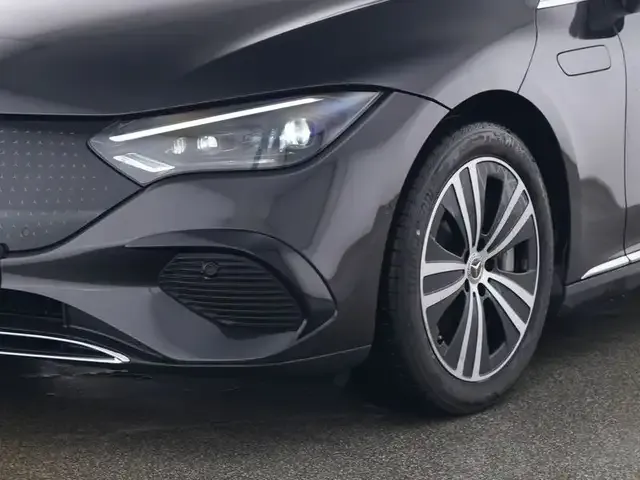 Mercedes-Benz EQE 300