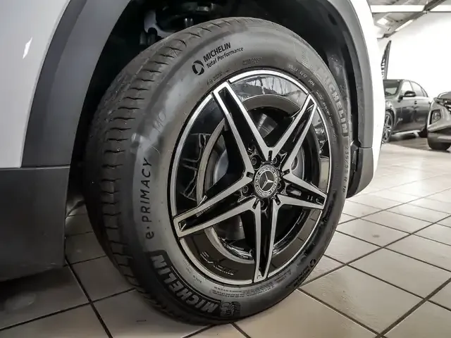 Mercedes-Benz EQB 300