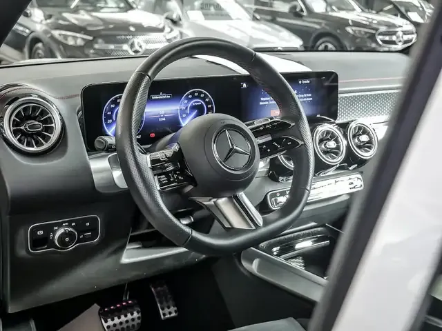 Mercedes-Benz EQB 300