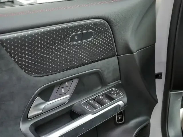 Mercedes-Benz EQB 300