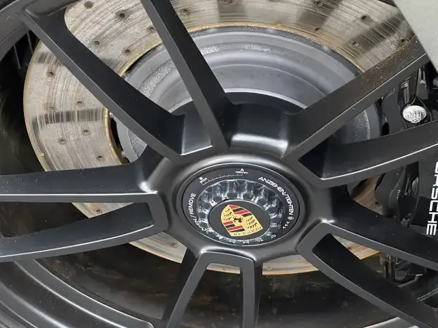 Porsche 992