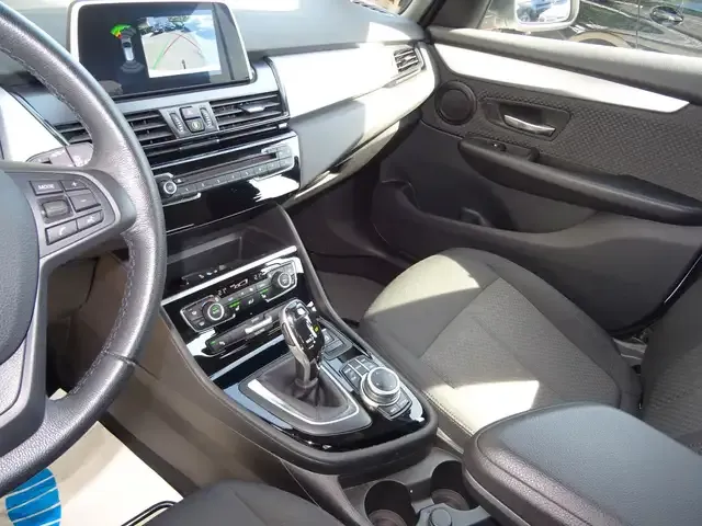 BMW 218