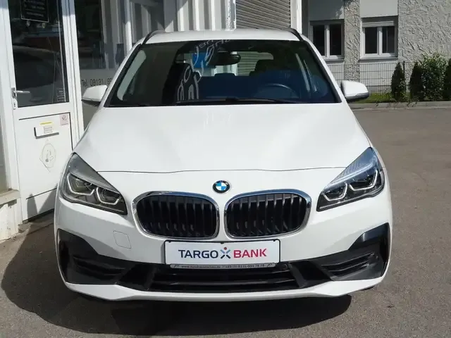 BMW 218