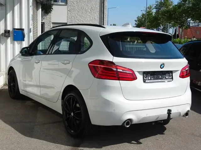 BMW 218