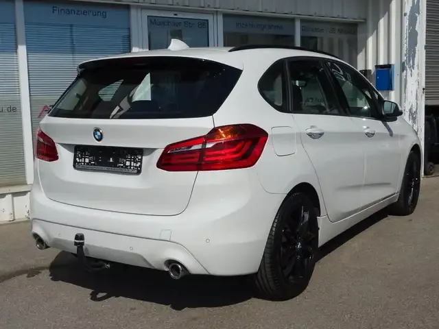 BMW 218