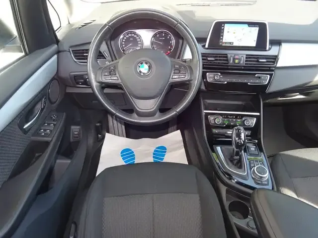 BMW 218