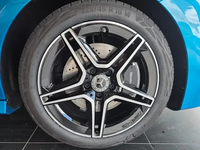 Mercedes-Benz CLA 200