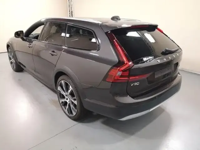 Volvo V90 Cross Country