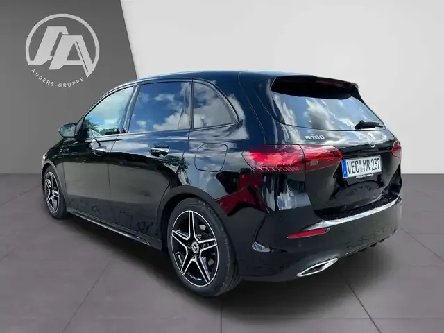 Mercedes-Benz B 180