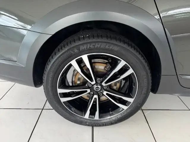 Volvo V90 Cross Country