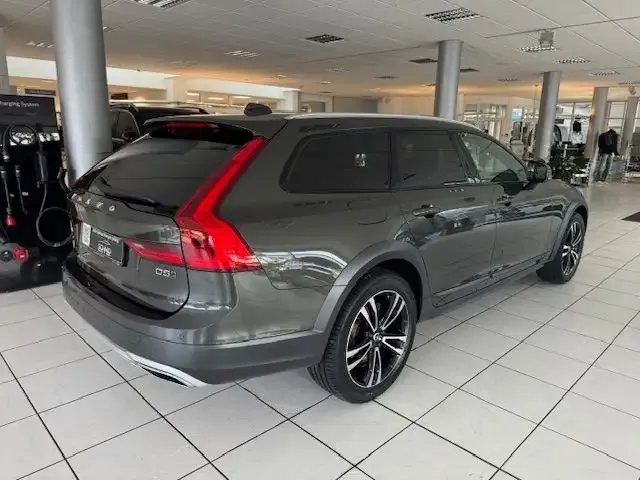 Volvo V90 Cross Country