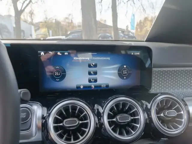 Mercedes-Benz EQB 250